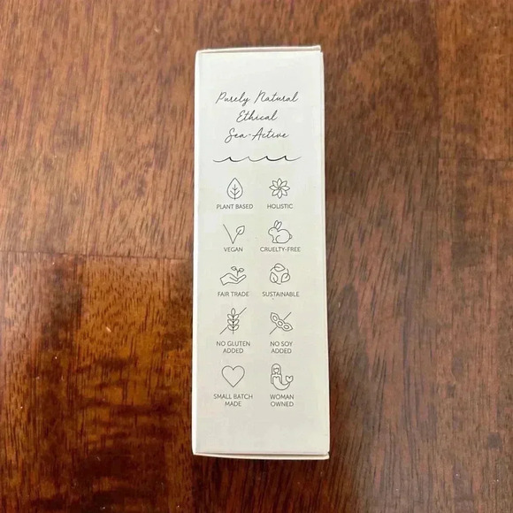 NEW Earth Harbor Celestine Hydra-Plumping Peptide Serum Hyaluronic Acid 1oz NIB - Picture 2 of 8